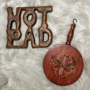 2 Vintage Hot Pads Kitchen Floral Pan Cooking Granny Wooden Wall Art Trivets